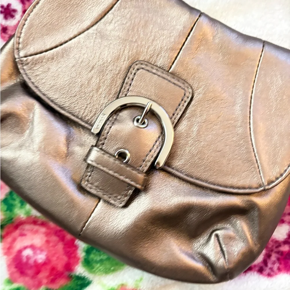Coach Soho Gold Metallic Y2K Flap Crossbody Bag Purse EUC - Picture 2 of 14